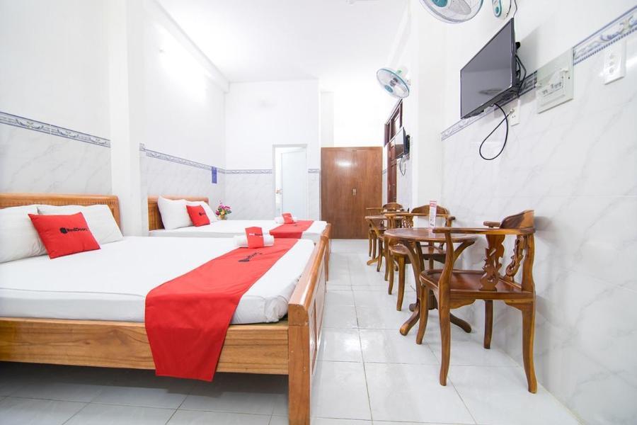Reddoorz Hoang Tuan Hotel Bandar Ho Chi Minh Luaran gambar