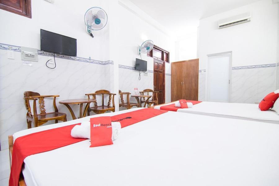 Reddoorz Hoang Tuan Hotel Bandar Ho Chi Minh Luaran gambar