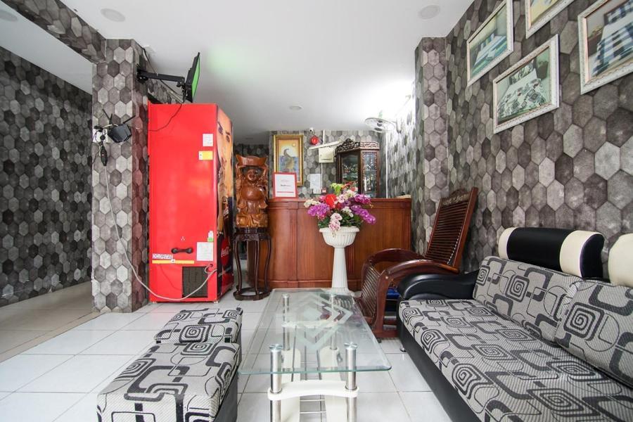 Reddoorz Hoang Tuan Hotel Bandar Ho Chi Minh Luaran gambar